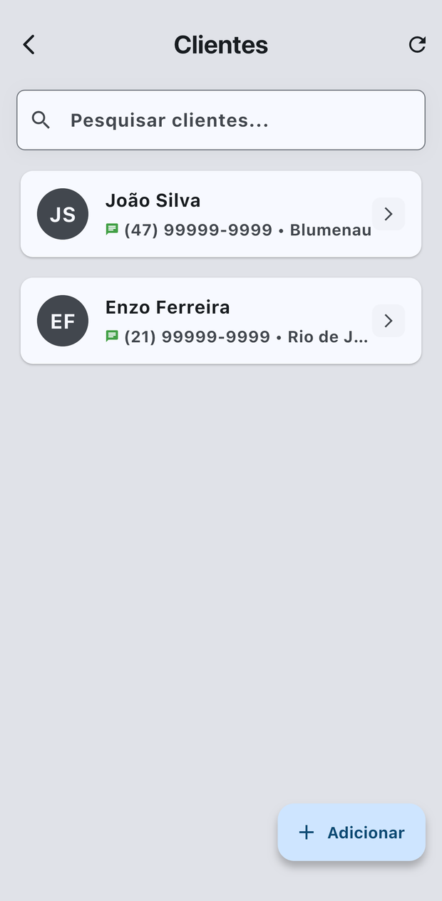 Tela Clientes do Real33: lista com nome, etiqueta de perfil, cidade, telefone e botão de WhatsApp